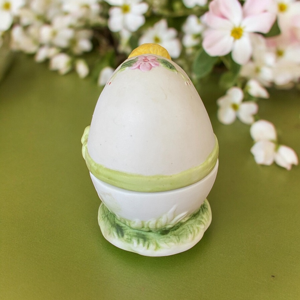 Vintage Lefton China Easter egg trinket dish. Excellent condition. - Picture 4 of 7